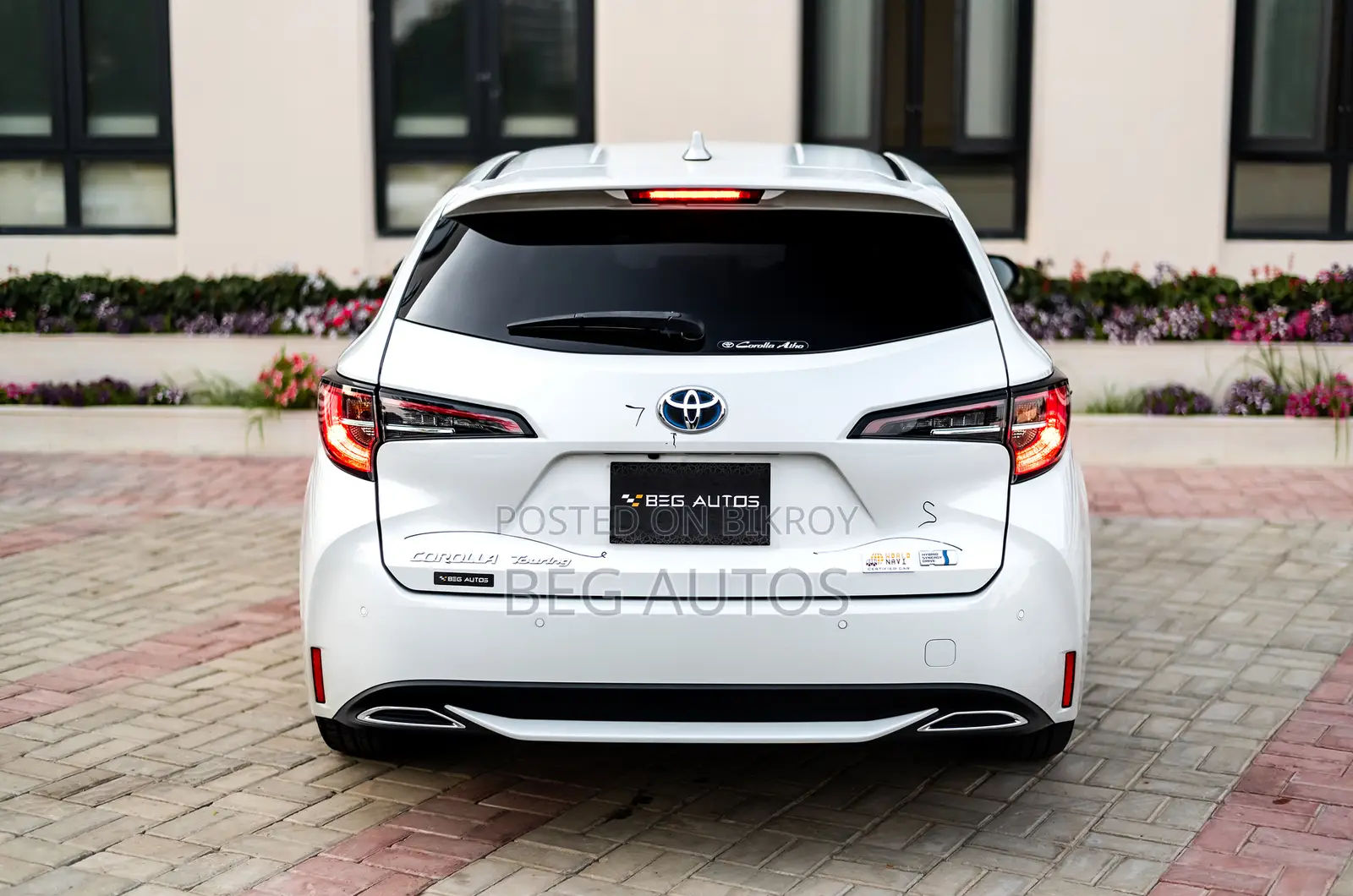 Toyota Corolla Hatchback 2022 White