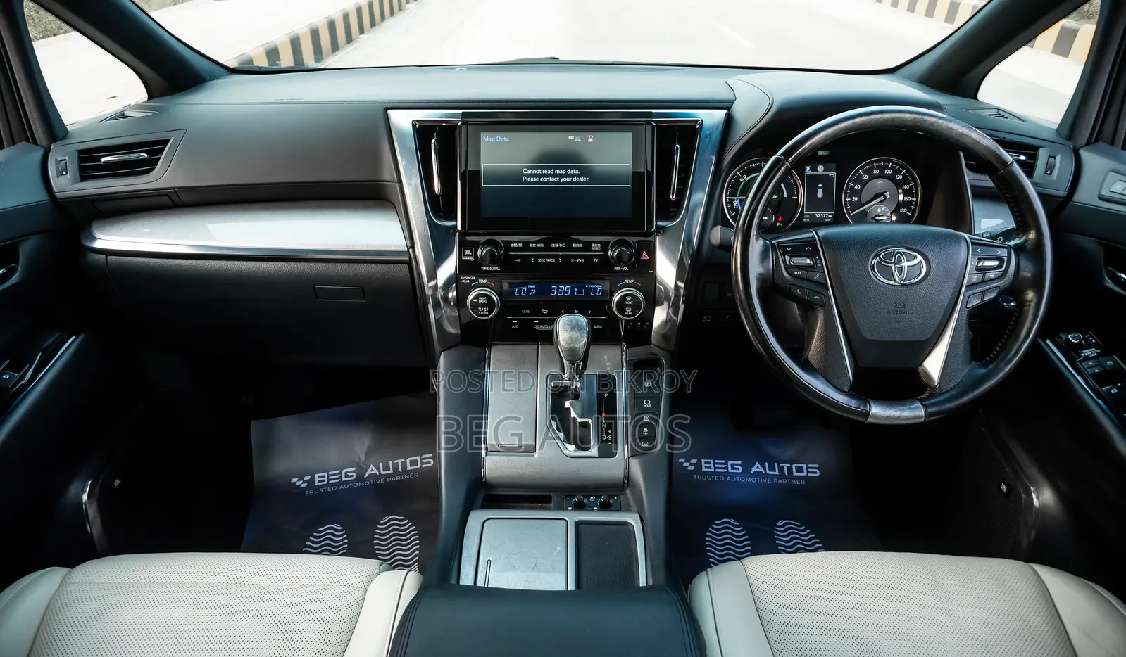 Toyota Alphard 2.5 Hybrid AWD 2018 Red
