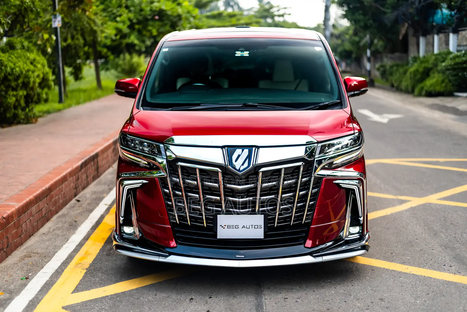 Toyota Alphard 2.5 Hybrid AWD 2018 Red