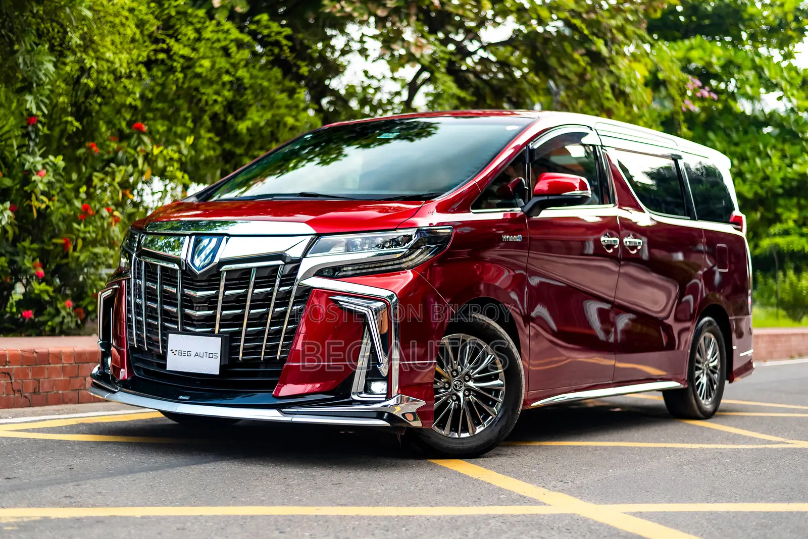 Toyota Alphard 2.5 Hybrid AWD 2018 Red