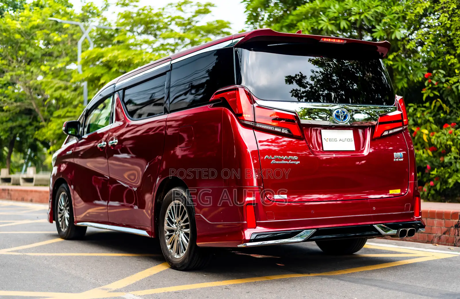 Toyota Alphard 2.5 Hybrid AWD 2018 Red