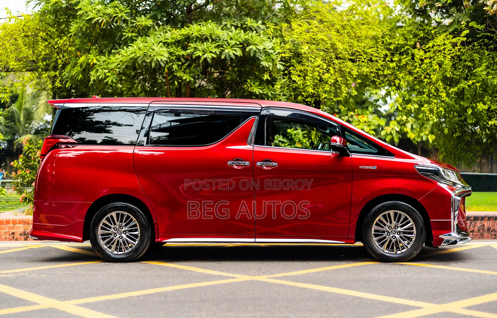 Toyota Alphard 2.5 Hybrid AWD 2018 Red