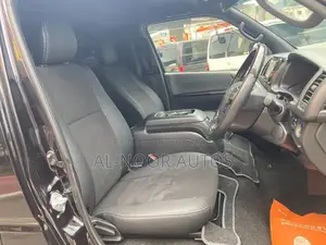 Toyota HiAce 2021 Black