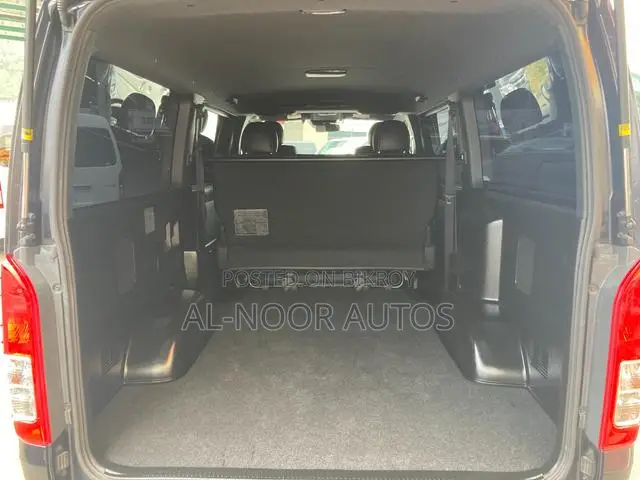 Toyota HiAce 2021 Black