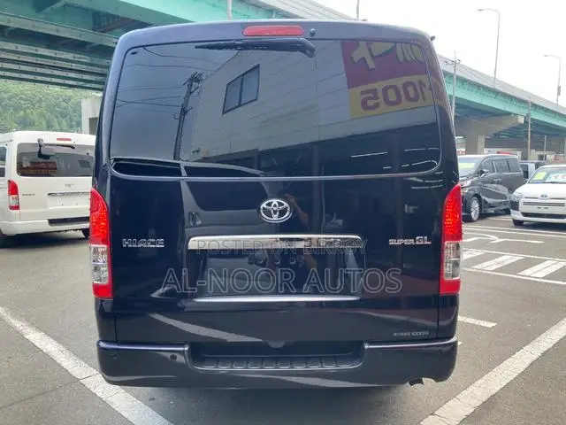 Toyota HiAce 2021 Black