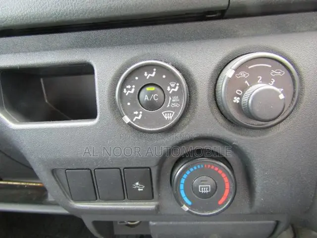 Toyota HiAce 2021 Silver