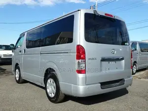 Toyota HiAce 2021 Silver