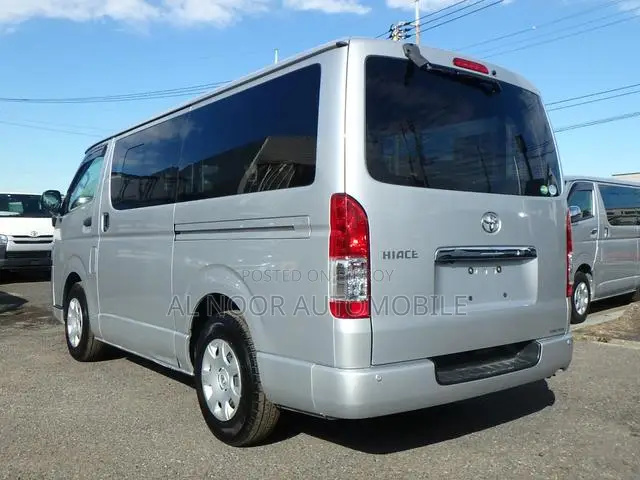 Toyota HiAce 2021 Silver
