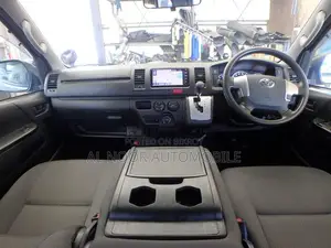 Toyota HiAce 2021 Silver