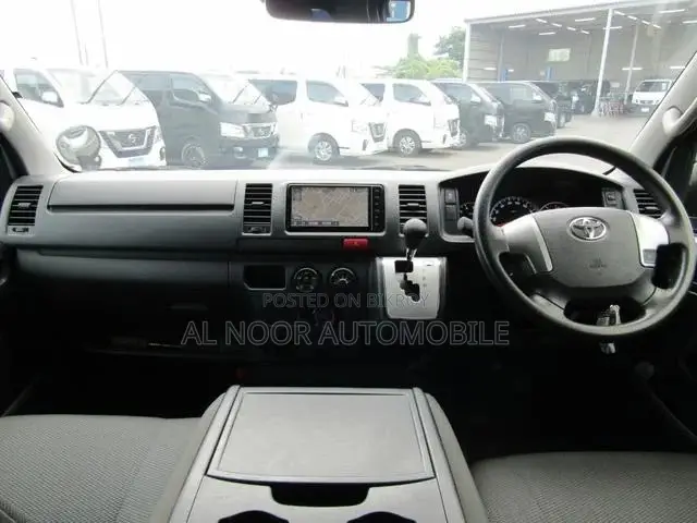 Toyota HiAce 2021 Silver
