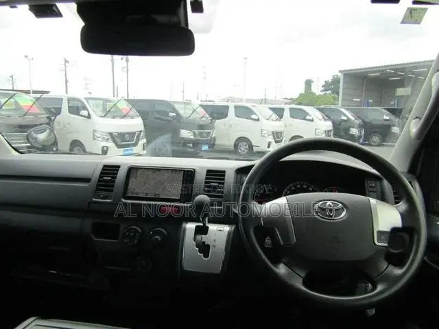 Toyota HiAce 2021 Silver