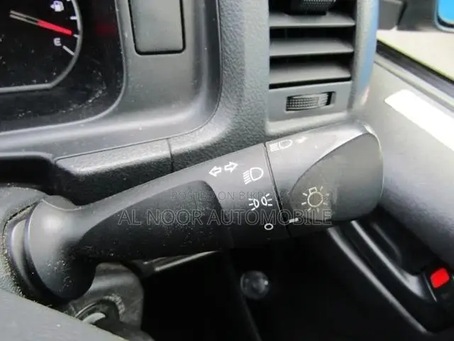 Toyota HiAce 2021 Silver