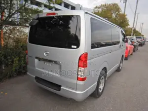 Toyota HiAce 2021 Silver