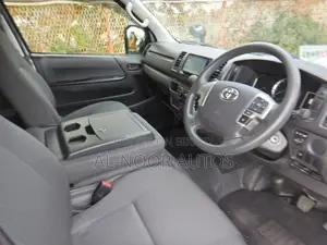 Toyota HiAce 2021 Silver