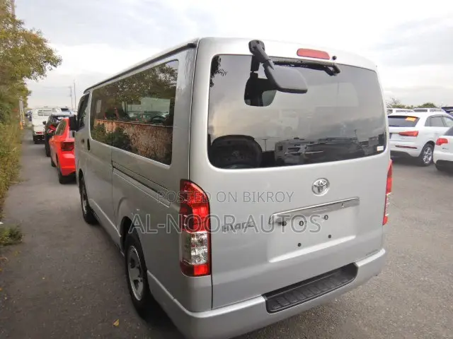 Toyota HiAce 2021 Silver