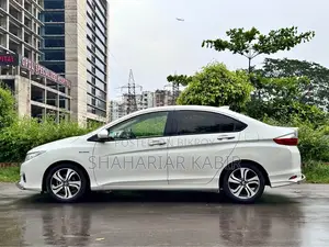 Honda Grace 2016 Pearl