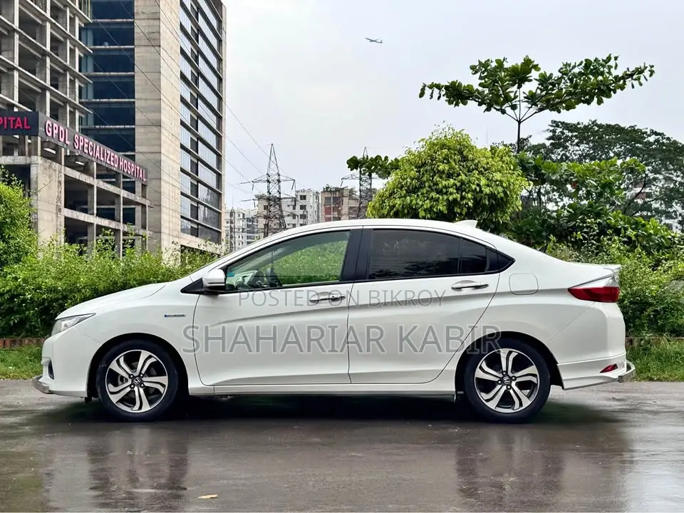 Honda Grace 2016 Pearl