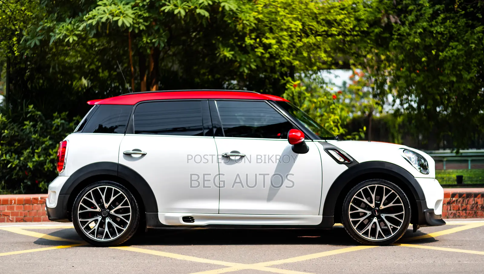 Mini Cooper John Cooper Works 2dr Convertible (1.6L 4cyl Turbo 6M) 2014