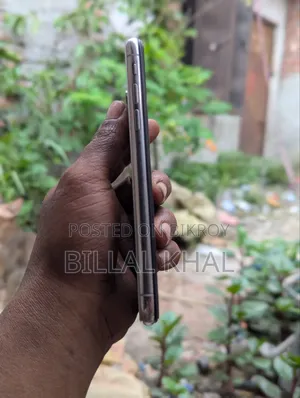 অ্যাপল আইফোন এক্স ২৫৬ জিবি সাদা
