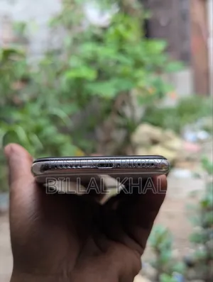 অ্যাপল আইফোন এক্স ২৫৬ জিবি সাদা
