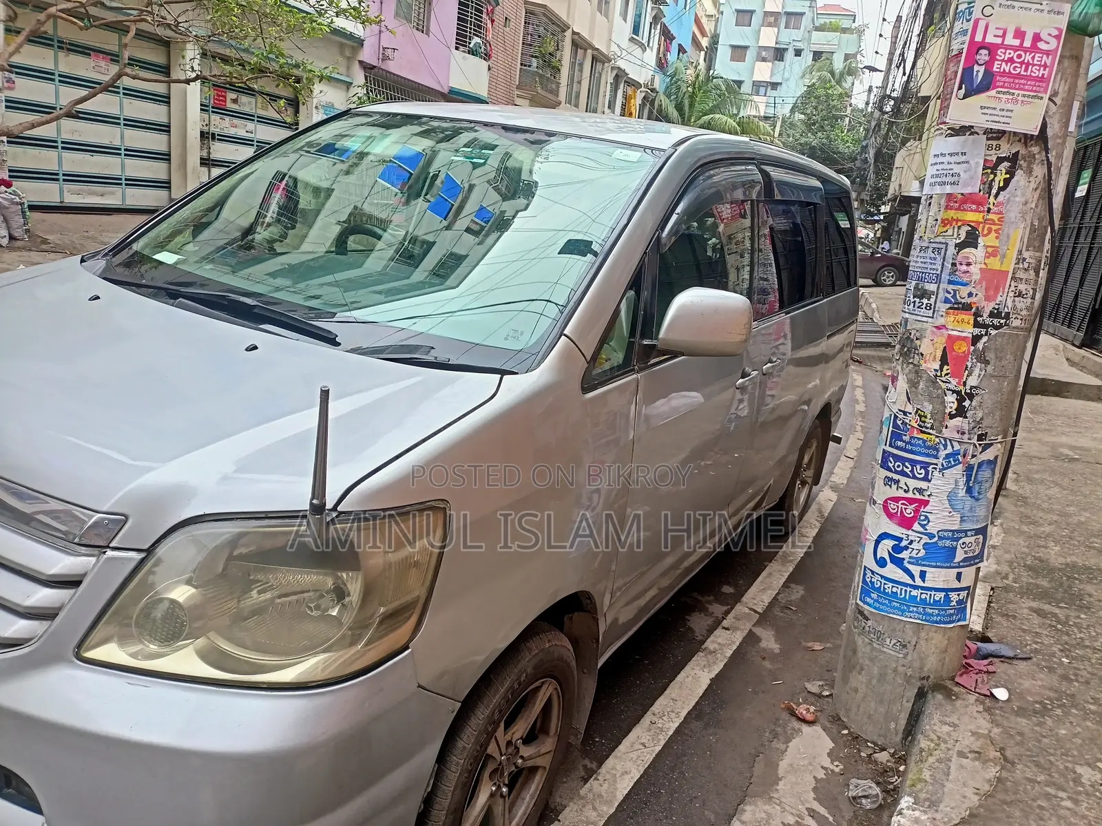Toyota Noah 2.0 Front Wheel Drive (8 Seater) 2002 Silver