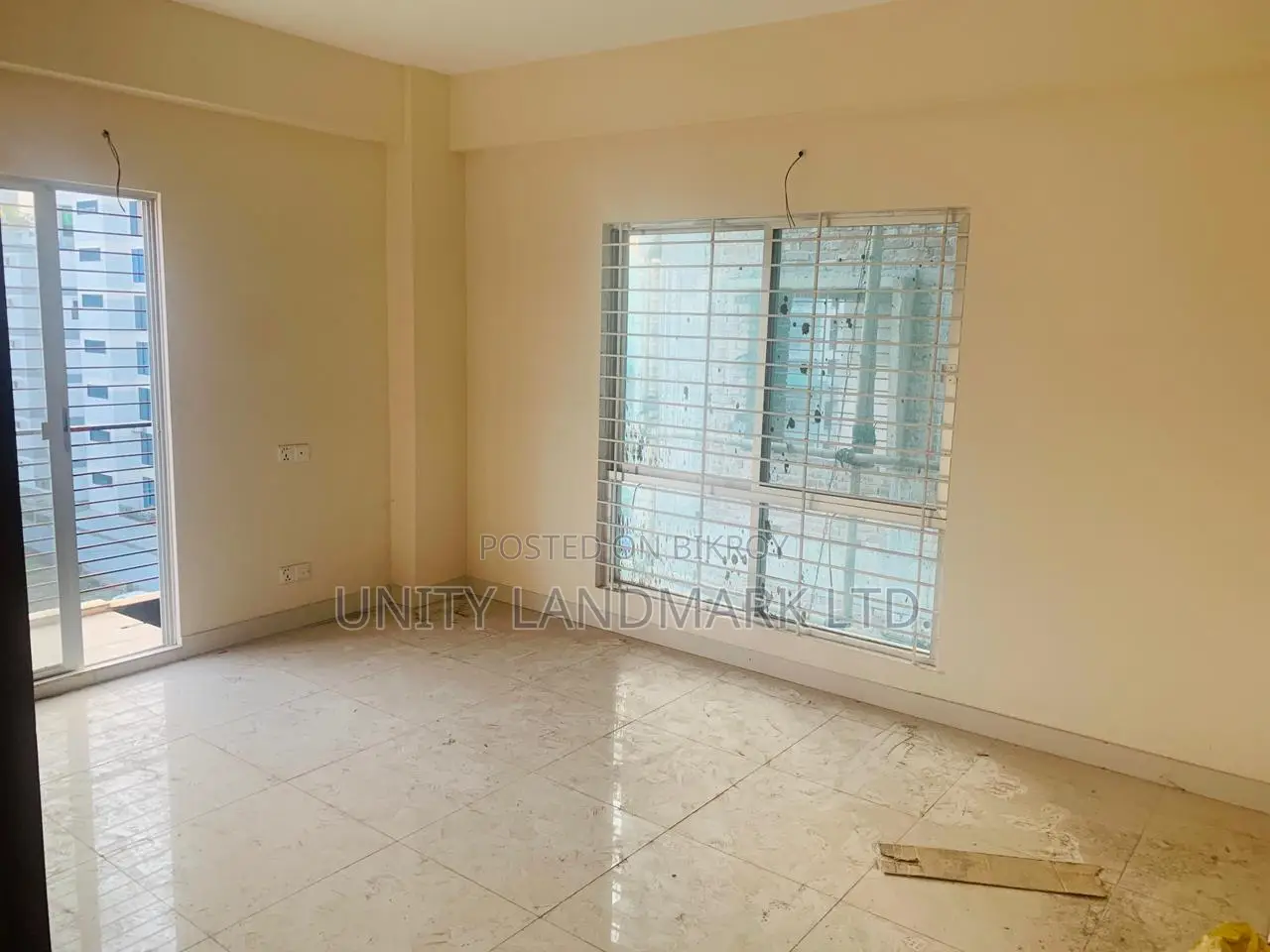 Furnished 3-bedroom Apartment in Uproperty, Jamuna Future Park for Sale