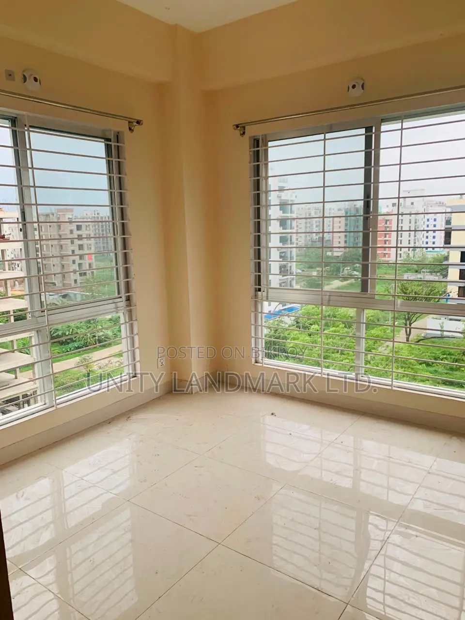 Furnished 3-bedroom Apartment in Uproperty, Jamuna Future Park for Sale