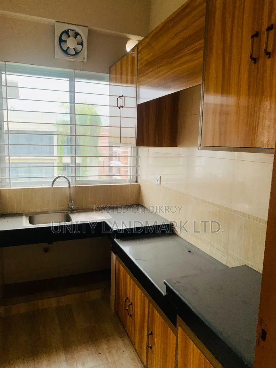 Furnished 3-bedroom Apartment in Uproperty, Jamuna Future Park for Sale