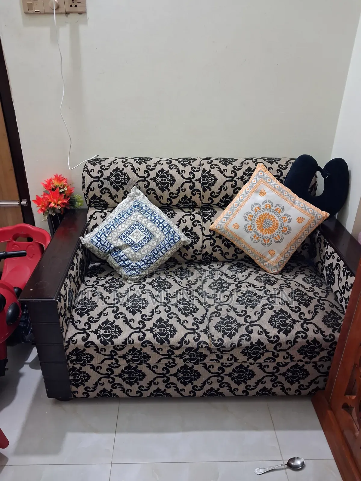 Sofa set with center table for sale