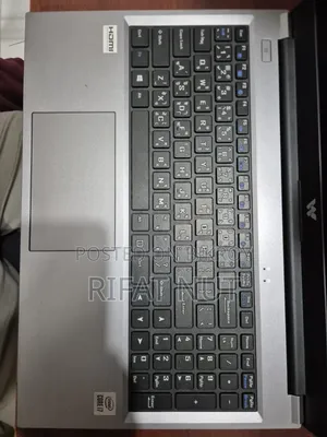 Laptop 4GB Intel Core I7 HDD 1TB
