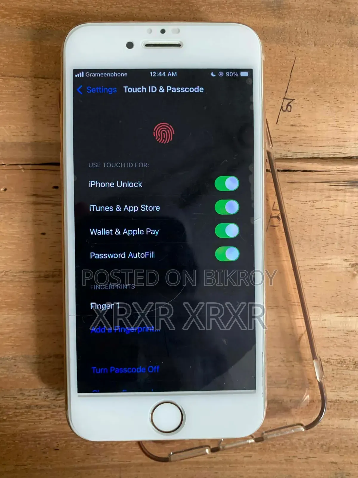 New Apple iPhone 8 64 GB Gold