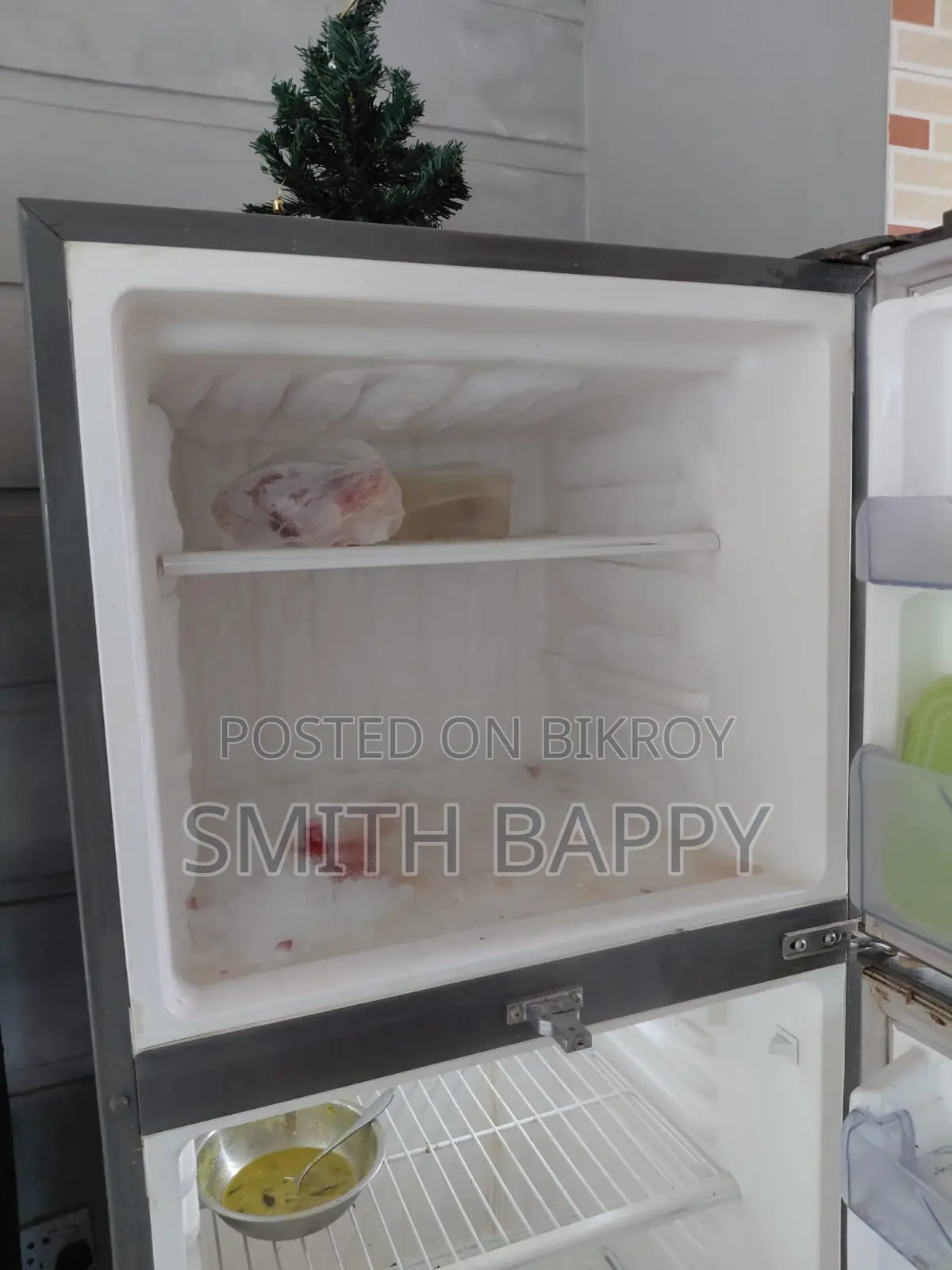 Refrigerator / Fridge
