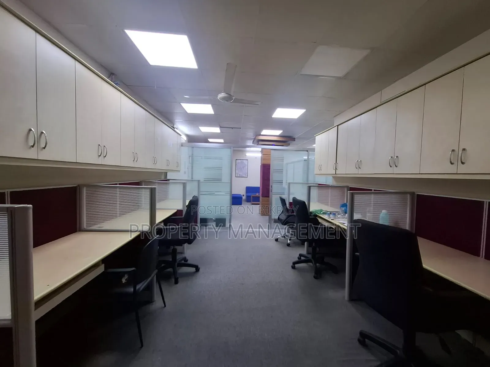৩০০০ বর্গফুট সম্পূর্ণ ফার্নিশড অফিস স্পেস ভাড়ার জন্য