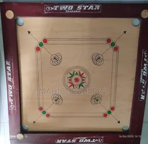 ক্যারাম বোর্ড নতুনের মতো ৪৮ ইঞ্চি।
