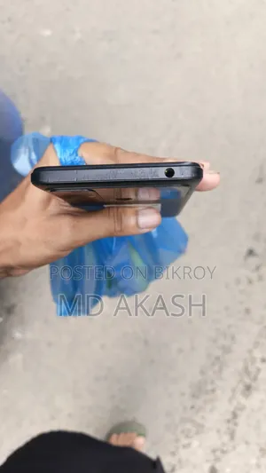 Posh Orion Max X550 4 GB Black