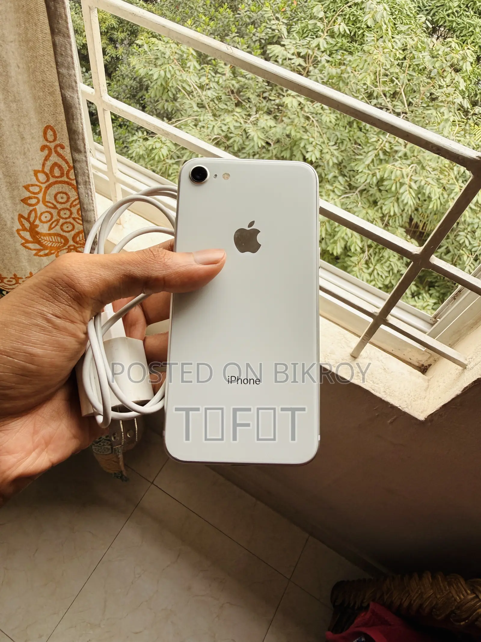 Apple iPhone 8 64 GB White