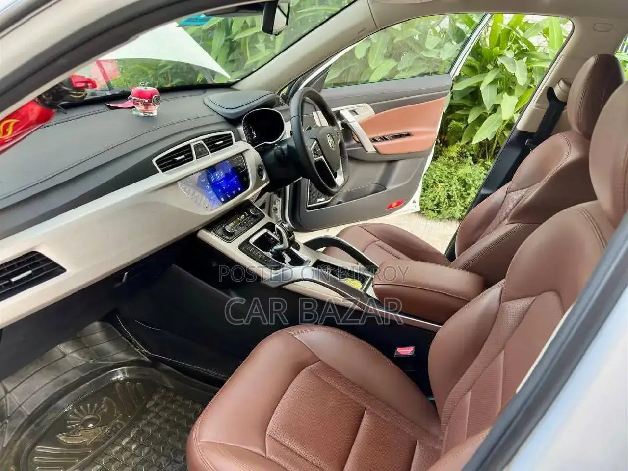 Proton X70 2021 Pearl