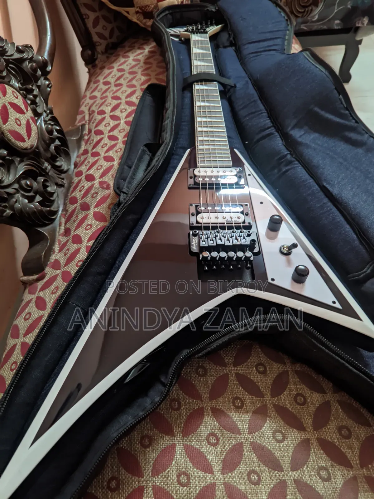 Jackson Js32 Rhoads Floyd Rose Electric Guitar
