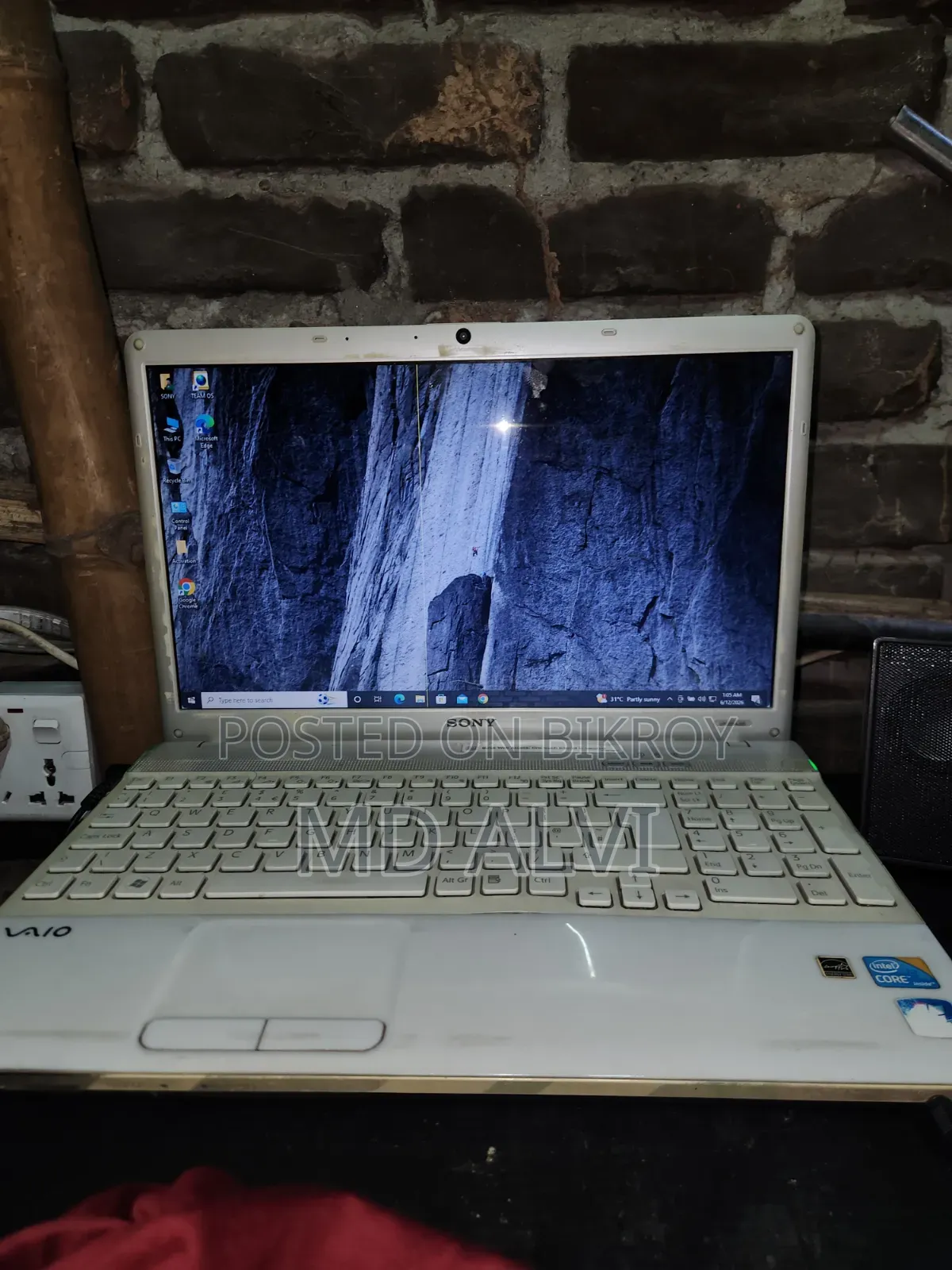 Laptop Sony 3GB Intel Core 3 SSHD+SSD 256GB