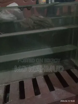ওষুধের দোকান কসমেটিকের দোকান কাচের রেক