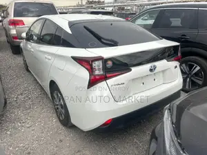 Toyota Prius 2020 Pearl