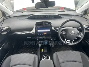 Toyota Prius 2020 Pearl