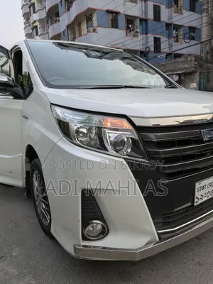 Toyota Noah 2017 White
