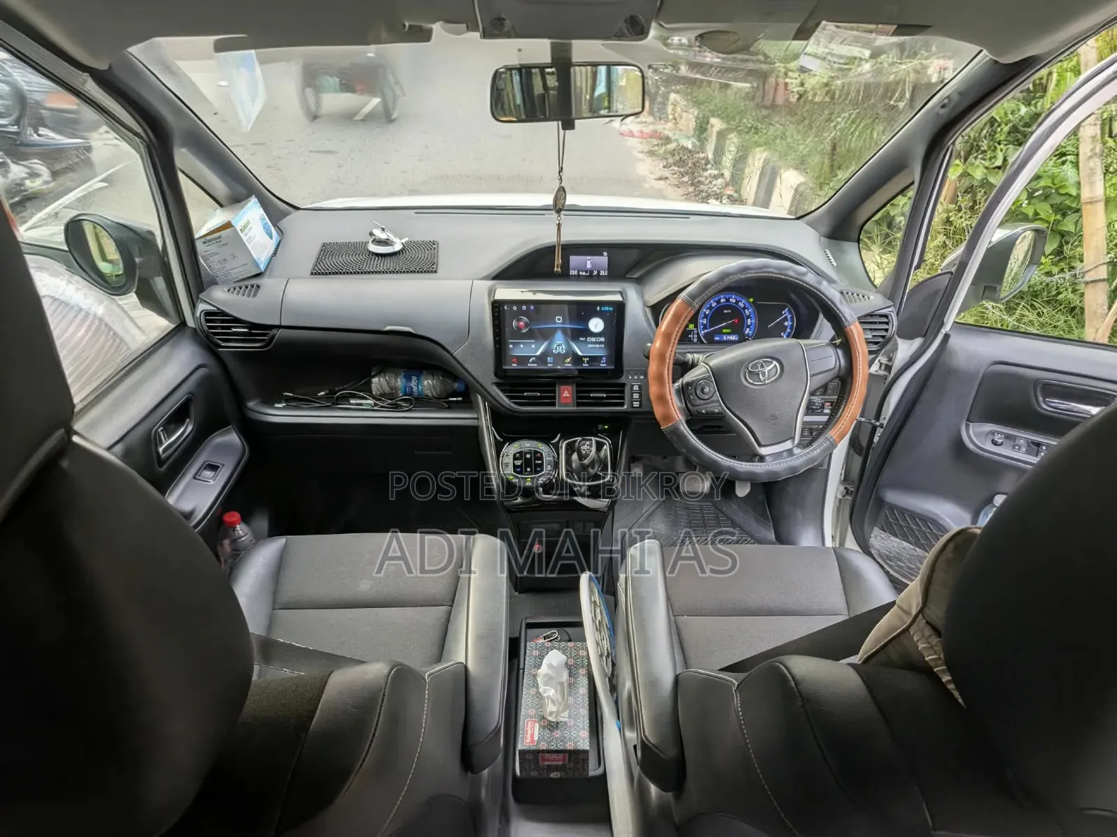 Toyota Noah 2017 White