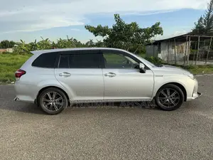 Toyota Corolla Fielder 1.5 Hybrid FWD 2018 Silver