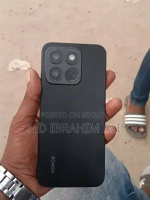 অনার এক্স৮সি ৫১২ জিবি ব্ল্যাক