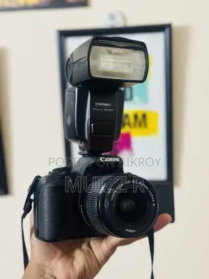Canon 700d With Flash Light