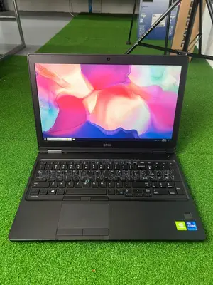 Laptop Dell 3GB Intel SSD 256GB