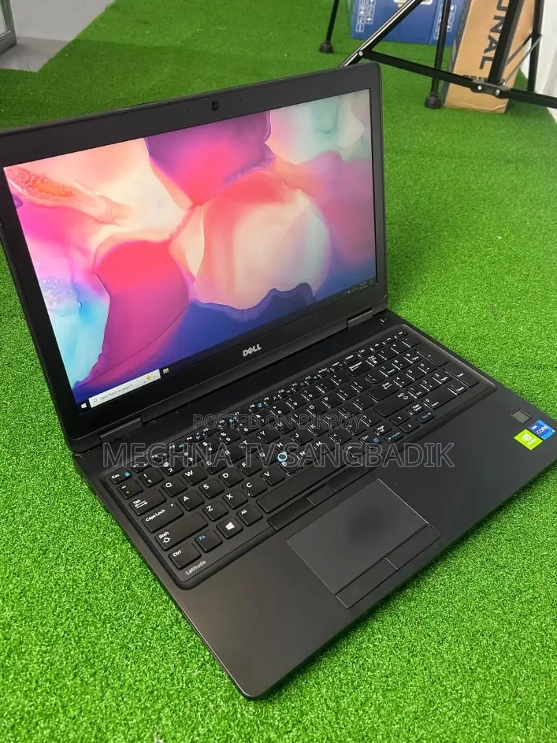 Laptop Dell 3GB Intel SSD 256GB
