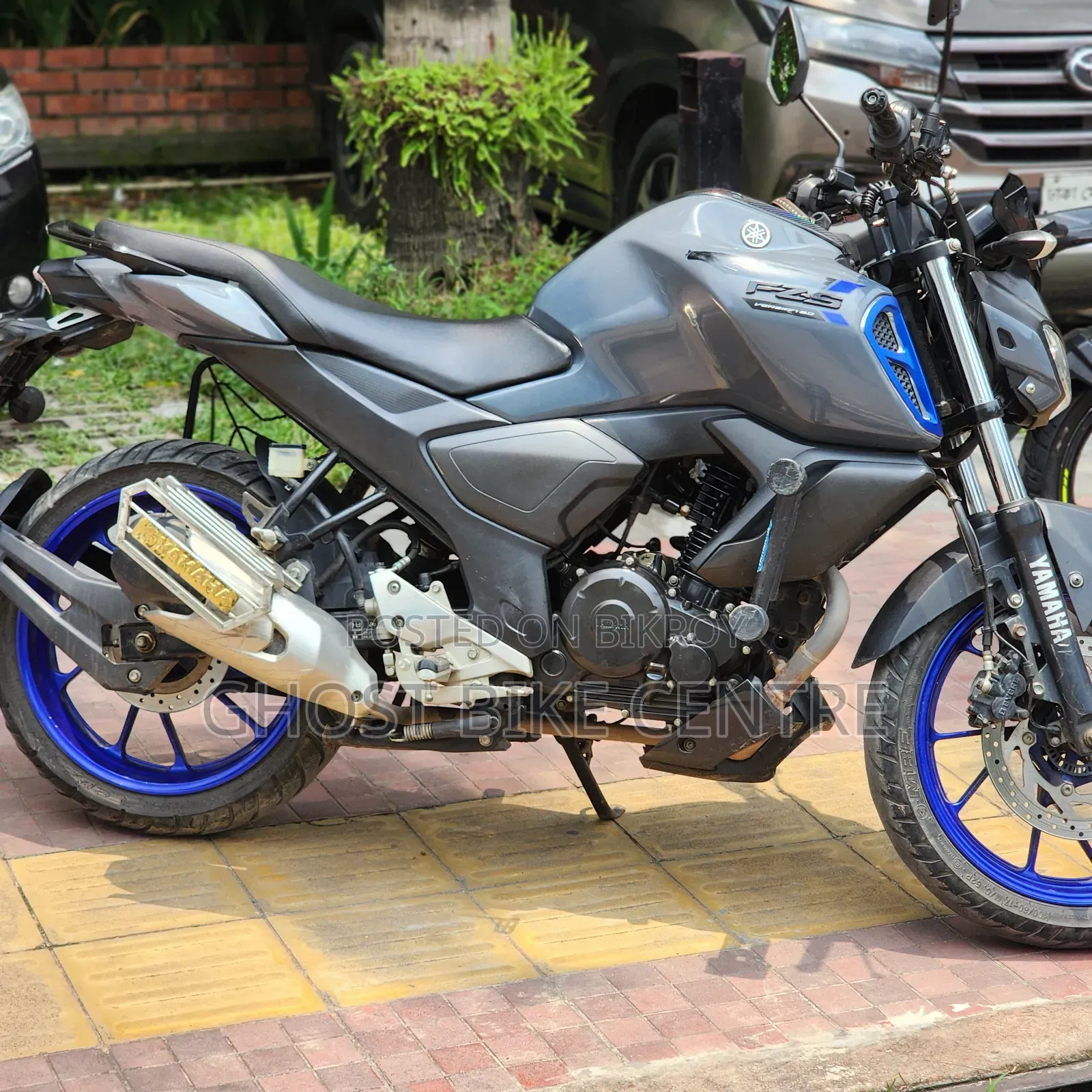 ইয়ামাহা ২০২২ গ্রে